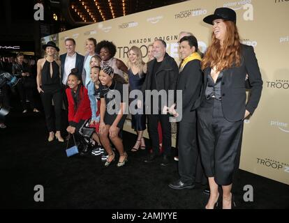 Los Angeles, USA. Januar 2020. Bertie, Matt Newman, Allison Janney, Genesis Tennon, Mckenna Grace, Viola Davis, Kai Ture, Lucy Alibar, Milan Ray, Jennifer Salke, Todd Black, Jim Gaffigan, Ash Thapliyal, Julie Rapaport in der Amazon Studios Troop Zero Los Angeles Premiere am 13. Januar in den Pazifiktheatern in The Grove abgehalten, 2020 in Los Angeles, CA, USA (Foto von JC Olivera/Sipa USA) Credit: SIPA USA/Alamy Live News Stockfoto