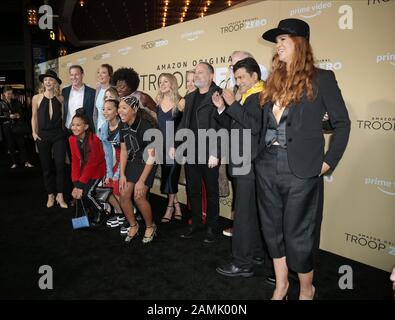 Los Angeles, USA. Januar 2020. Bertie, Matt Newman, Allison Janney, Genesis Tennon, Mckenna Grace, Viola Davis, Kai Ture, Lucy Alibar, Milan Ray, Jennifer Salke, Todd Black, Jim Gaffigan, Ash Thapliyal, Julie Rapaport in der Amazon Studios Troop Zero Los Angeles Premiere am 13. Januar in den Pazifiktheatern in The Grove abgehalten, 2020 in Los Angeles, CA, USA (Foto von JC Olivera/Sipa USA) Credit: SIPA USA/Alamy Live News Stockfoto