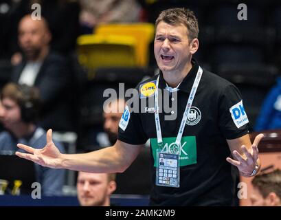 Trondheim, Norwegen. Januar 2020. Handball: Europameisterschaft, Lettland - Deutschland, Vorrunde, Gruppe C, 3. Spieltag. Bundestrainer Christian Prokop Gesten. Kredit: Robert Michael / dpa-Zentralbild / dpa / Alamy Live News Stockfoto