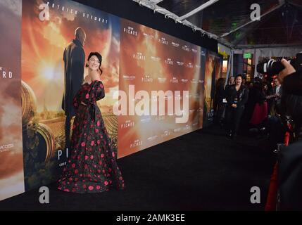 Los Angeles, USA. Januar 2020. ISA Briones kommt am Montag, 13. Januar 2020, zum STAR TREK PICARD Premiere von CBS All Access im ArcLight Cinerama Dome in Hollywood, Kalifornien. (Foto Von Sthanlee B. Mirador/Sipa USA) Kredit: SIPA USA/Alamy Live News Stockfoto