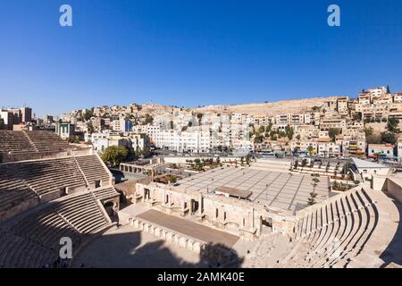 Das römische Theater von Amman, dichtes Wohngebiet im Downtown, Kapital, Amman, Jordanien, Naher Osten, Asien Stockfoto