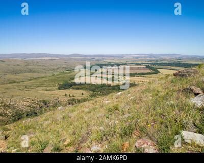 Blick von Cerro Bahía Blanca, Sierra de la Ventana, Buenos Aires, Argentinien. Stockfoto