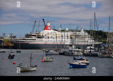 Fred Olsen Cruise Line Kreuzfahrten Black Watch in Falmouth, Cornwall, England, Großbritannien Stockfoto