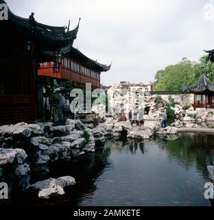 Öffentlicher Park in Shanghai, China 1980er Jahre. Öffentlicher Garten in Shanghai, China 1980er Jahre. Stockfoto