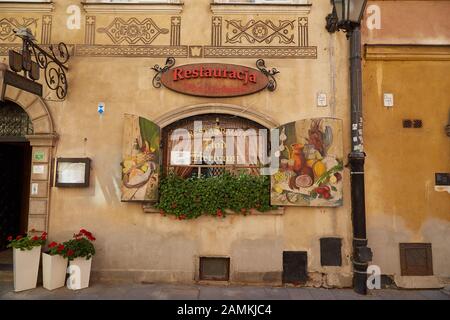 Warschau, POLEN - 16. AUGUST 2017: Das Restaurant Pod Herbami in der Altstadt von Warschau Stockfoto