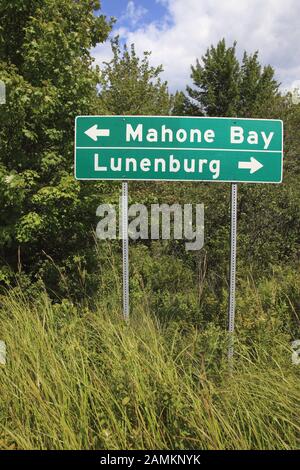 Lunenburg, eine kleine Hafenstadt im Lunenburg County, 90 km von Halifax, der Hauptstadt von Nova Scotia, entfernt. Lunenburg ist Kanadas älteste deutsche Siedlung mit einer langen Tradition im Fischfang und Schiffbau. Das Stadtzentrum von Lunenburg mit seinen farbenfrohen idyllischen Häusern und alten Kapitänsvillen gehört seit 1995 zum UNESCO-Weltkulturerbe. [Automatisierte Übersetzung] Stockfoto