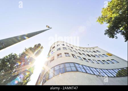 Postgebäude am Goetheplatz in München. [Automatisierte Übersetzung] Stockfoto