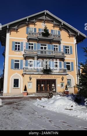 Rathaus im Winter, Tegernsee, Oberbayern, Bayern, Deutschland [automatisierte Übersetzung] Stockfoto