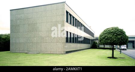 Das Logistikzentrum der Aldi-Handelskette im Gewerbegebiet Süd in Eichenau. Hier hat die Siepmann-Stiftung der Familie Aldi ihren Sitz. [Automatisierte Übersetzung] Stockfoto