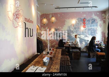 Das vietnamesisch-chinesische Restaurant 'Madame Hu' in der Gollierstraße 20 im Westend serviert 'Asien-Street-Küche'. [Automatisierte Übersetzung] Stockfoto