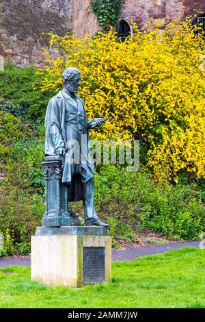 Exeter, DEVON, Großbritannien - 31. März19: Statue von Lord Devon, William Reginald Courtenay, in Northernhay Gardens. Stockfoto