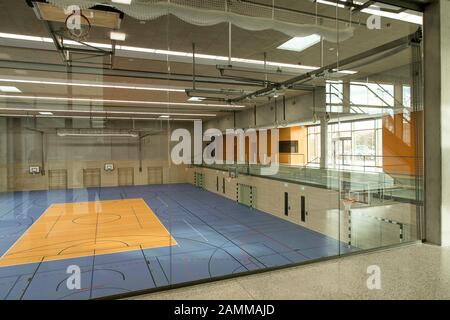 Das Gymnasium München Nord, eine "Eliteschule des Sports", an der Knorrstraße 171, im Bild das Gymnasium. [Automatisierte Übersetzung] Stockfoto