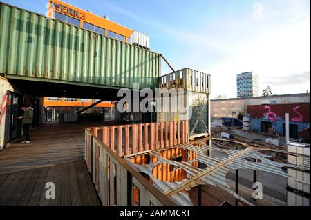 Künstlerwerkstätten im "Containerkollektiv" auf dem Gelände des neu entstehenden Werkquartiers am Ostbahnhof. [Automatisierte Übersetzung] Stockfoto