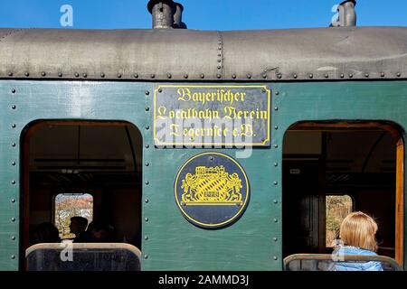 Bayerischer Lokalbahnverband Tegernsee, Federdampf, Sonderfahrt mit der Kohle-Dampfmaschine 70 083 ab 1913 von Tegernsee nach Holzkirchen und zurück, 12.03.2017 [automatisierte Übersetzung] Stockfoto