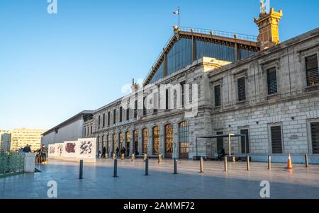 Marseille Frankreich, 28. Dezember 2019 : Marseille Saint Charles Bahnhof altes Gebäude Außenansicht in Marseille Frankreich Stockfoto