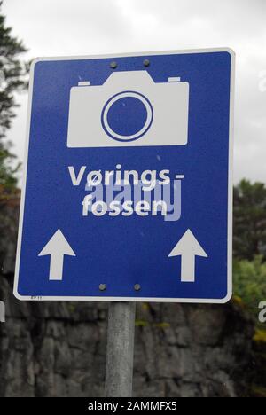 Norwegen, von Oslo nach Bergen Voringfossen Wasserfall 02 Stockfoto