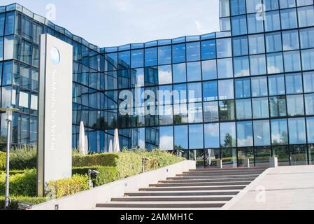 Das Hochhaus des Süddeutschen Verlages an der Hultschiner Straße in Steinhausen. [Automatisierte Übersetzung] Stockfoto