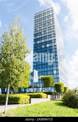 Das Hochhaus des Süddeutschen Verlages an der Hultschiner Straße in Steinhausen. [Automatisierte Übersetzung] Stockfoto