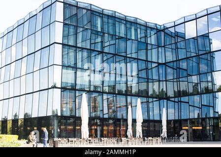 Das Hochhaus des Süddeutschen Verlages an der Hultschiner Straße in Steinhausen. [Automatisierte Übersetzung] Stockfoto