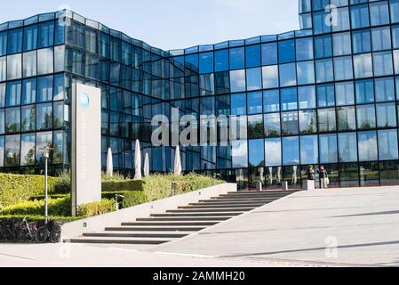 Das Hochhaus des Süddeutschen Verlages an der Hultschiner Straße in Steinhausen. [Automatisierte Übersetzung] Stockfoto