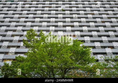 Das Arabellahaus mit dem Sheraton Arabellaprk Hotel am Rosenkavalierplatz in Bogenhausen (Architekt Toby Schmidbauer). [Automatisierte Übersetzung] Stockfoto