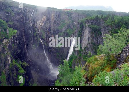 Norwegen, von Oslo nach Bergen Voringfossen Wasserfall 02 Stockfoto