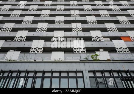 Das Arabellahaus mit dem Sheraton Arabellaprk Hotel am Rosenkavalierplatz in Bogenhausen (Architekt Toby Schmidbauer). [Automatisierte Übersetzung] Stockfoto