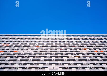 Das Arabellahaus mit dem Sheraton Arabellaprk Hotel am Rosenkavalierplatz in Bogenhausen (Architekt Toby Schmidbauer). [Automatisierte Übersetzung] Stockfoto