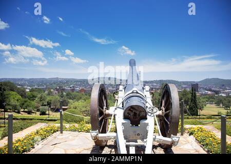 Canon bei Union Buildings in Pretoria, Südafrika. Stockfoto