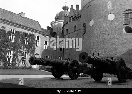 Kanden bei Schloss Gripsholm, bei Stockholm, Schweden, 1969. Cannons auf Schloss Gripsholm bei Stockholm, Schweden, 1969 Stockfoto