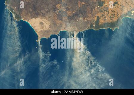 Australien - 9. Januar 2020 - Satellitenansicht von verbranntem Land und Buschfeuern auf Kangaroo Island Australien. Laut Nachrichtenberichten sind es mindestens 156.000 hec Stockfoto