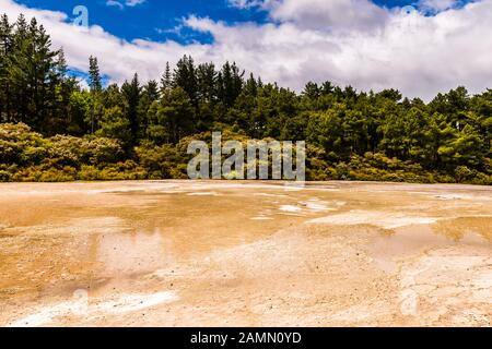 Sinterterrassen in Waiotapu, Waikato, North Island, Neuseeland Stockfoto