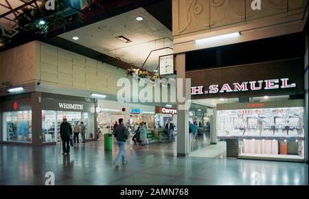 P & O Arndale Shopping Center in Wandsworth, London, im Jahr 1990 Stockfoto