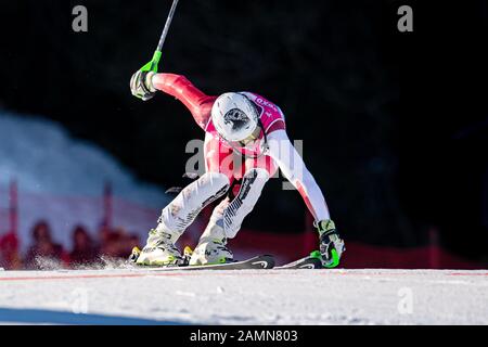 LAUSANNE, SCHWEIZ. 14. Januar 2020. RODUIT Luc (SUI) tritt im Alpin-Skiing Im Slalom-Run 1 der Männer bei den Jugend-Olympischen Spielen in Lausanne 2020 im Alpinzentrum Les Diablerets am Dienstag, den 14. Januar 2020 an. LAUSANNE, SCHWEIZ. Credit: Taka G Wu/Alamy Live News Stockfoto