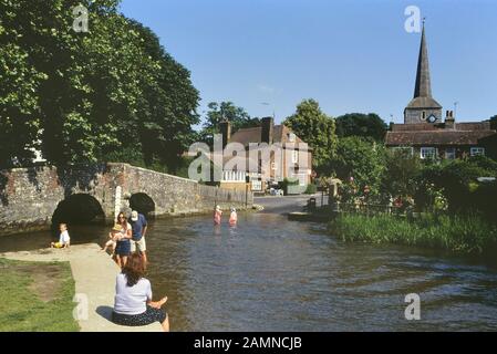 Mittelalterliche Brücke und Ford, eynsford Dorf, Kent, England, Großbritannien Stockfoto