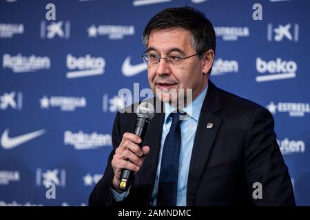 Camp Nou, Barcelona, Katalonien, Spanien. Januar 2020. Pressekonferenz zur Einführung des neuen Managers Barcelona Manager Quique Setien; Josep Maria Bartomeu FCBarcelona präsident - Editorial Use Credit: Action Plus Sports/Alamy Live News Stockfoto