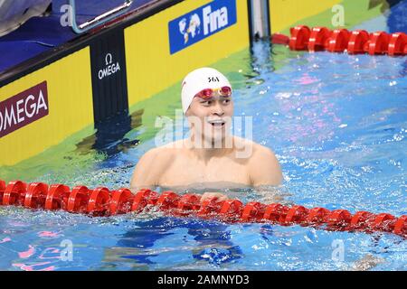 Shenzhen, Chinas Provinz Guangdong. Januar 2020. Sun Yang aus China reagiert nach dem 200-m-Freistil-Finale der FINA Champions Swim Series 2020 in Shenzhen, südchinesische Provinz Guangdong, 14. Januar 2020. Kredit: Liang Xu/Xinhua/Alamy Live News Stockfoto