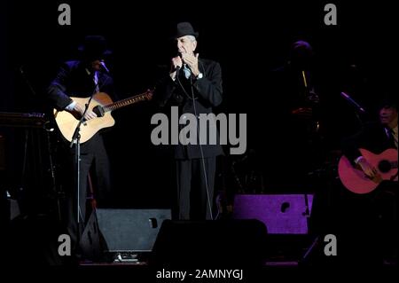 Mailand Italien 23/10/2008 Live-Konzert von Leonard Cohen im Arcimboldi Theater Stockfoto