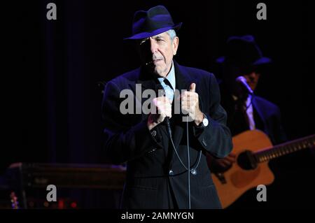 Mailand Italien 23/10/2008 Live-Konzert von Leonard Cohen im Arcimboldi Theater Stockfoto