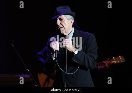 Mailand Italien 23/10/2008 Live-Konzert von Leonard Cohen im Arcimboldi Theater Stockfoto