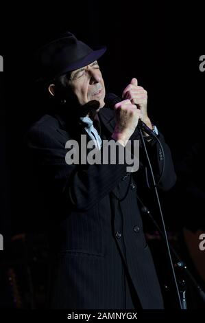 Mailand Italien 23/10/2008 Live-Konzert von Leonard Cohen im Arcimboldi Theater Stockfoto