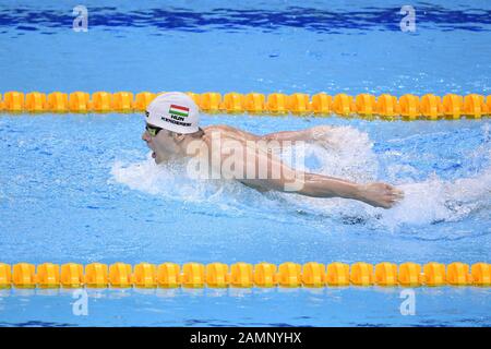 Shenzhen, Chinas Provinz Guangdong. Januar 2020. Der ungarische Kenderesi Tamas tritt beim 200-m-Schmetterlingsfinale der FINA Champions Swim Series 2020 in Shenzhen, Südchina Guangdong Provinz, 14. Januar 2020 an. Kredit: Liang Xu/Xinhua/Alamy Live News Stockfoto