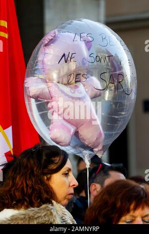 Fachleute aus der frühen Kindheit protestieren gegen die Überfüllung der Kindergärten, Lyon, Frankreich Stockfoto