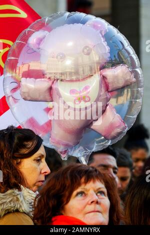 Fachleute aus der frühen Kindheit protestieren gegen die Überfüllung der Kindergärten, Lyon, Frankreich Stockfoto