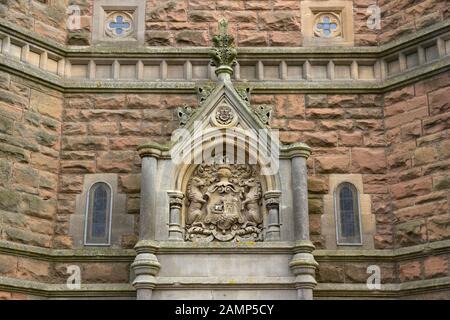 BRISTOL, GROSSBRITANNIEN - 8. APRIL 2019. Der Cabot Tower ist ein denkmalgeschütztes Gebäude der Klasse II, das in den 1890er Jahren erbaut wurde und sich in einem öffentlichen Park auf dem Brandon Hill zwischen der Stadt befindet Stockfoto