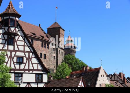 Nürnberg, Deutschland. Altstadt Skyline mit Schloss. Stockfoto