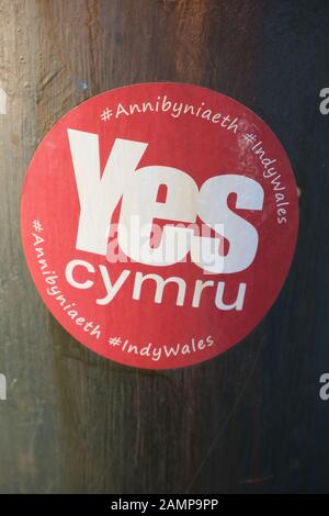YesCymru (Ja Cymru) die Walisische Sprache Aufkleber Förderung einer unabhängigen Wales IndyWales Stockfoto