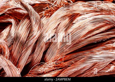 Großer Haufen Kupferdraht aus Schrott Stockfoto