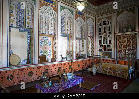 Museum, Wohnfläche im Wohnhaus des Widerstandskämpfers Fayzulla Ubaydullayevich Xo'jajew, Buchara, Provinz Buchara, Usbekistan Stockfoto