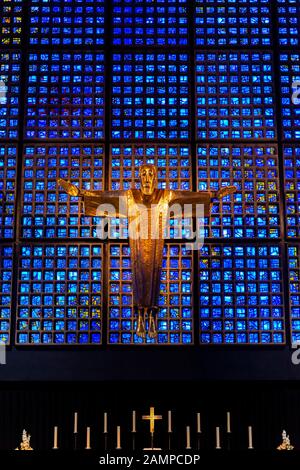 Auferstehung Christi von Karl Hemmeter über dem Altar, Innenansicht, Kaiser-Wilhelm-Gedächtniskirche, Charlottenburg, Berlin, Deutschland Stockfoto